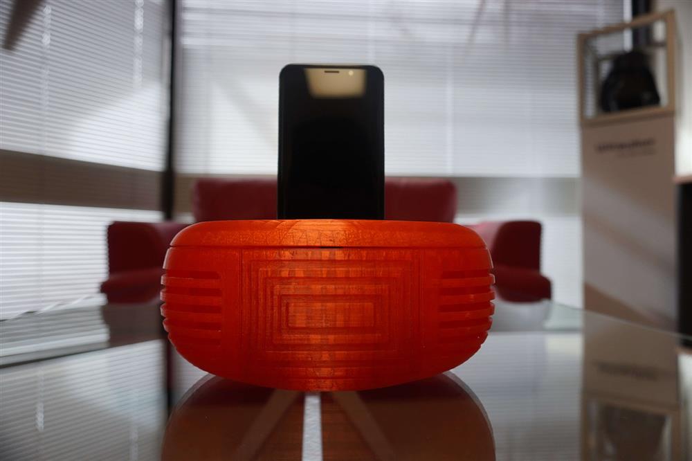PLA smart phone boom box